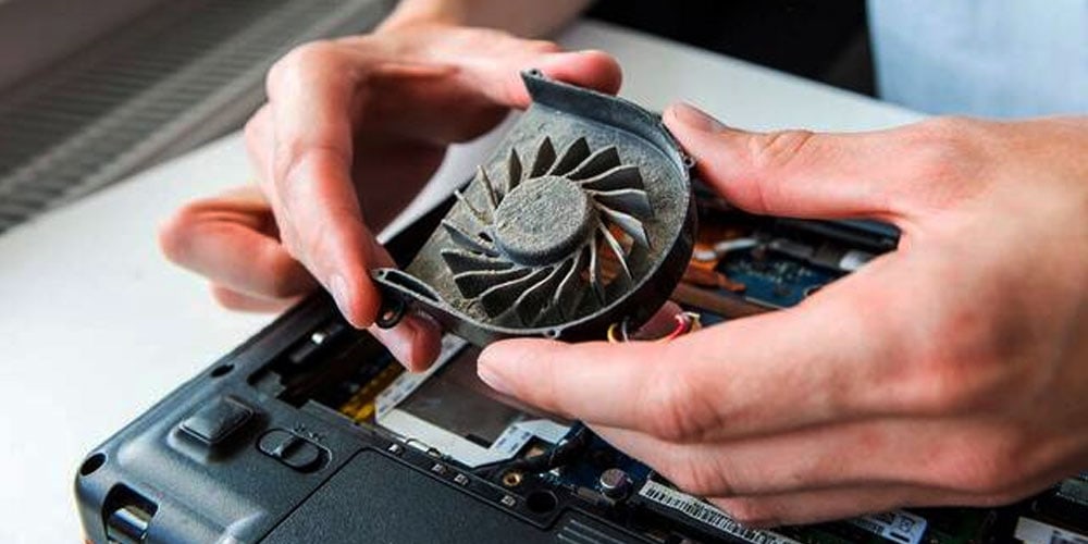 Clean The Laptop Fan And Case