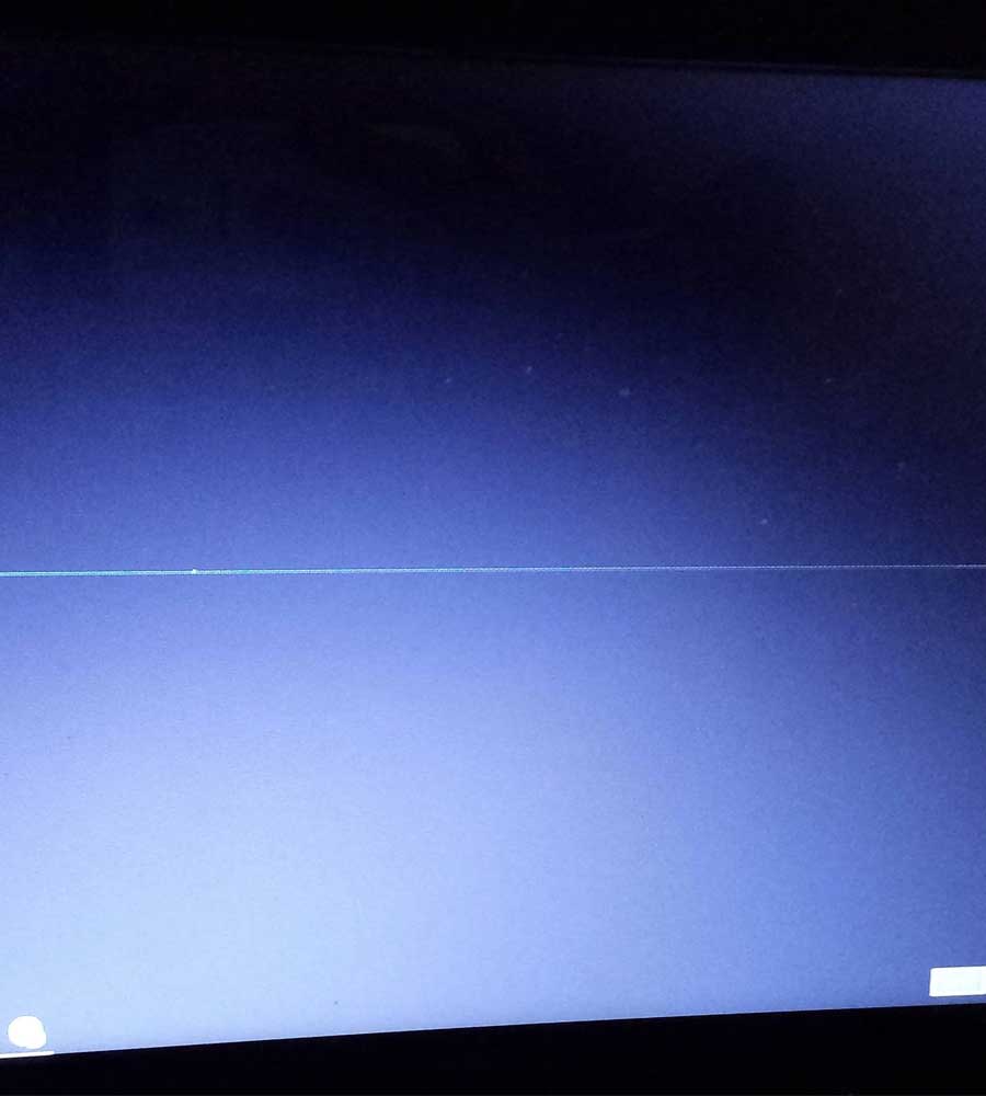Problem mit gepunkteten Linien auf dem Laptop-Bildschirm 